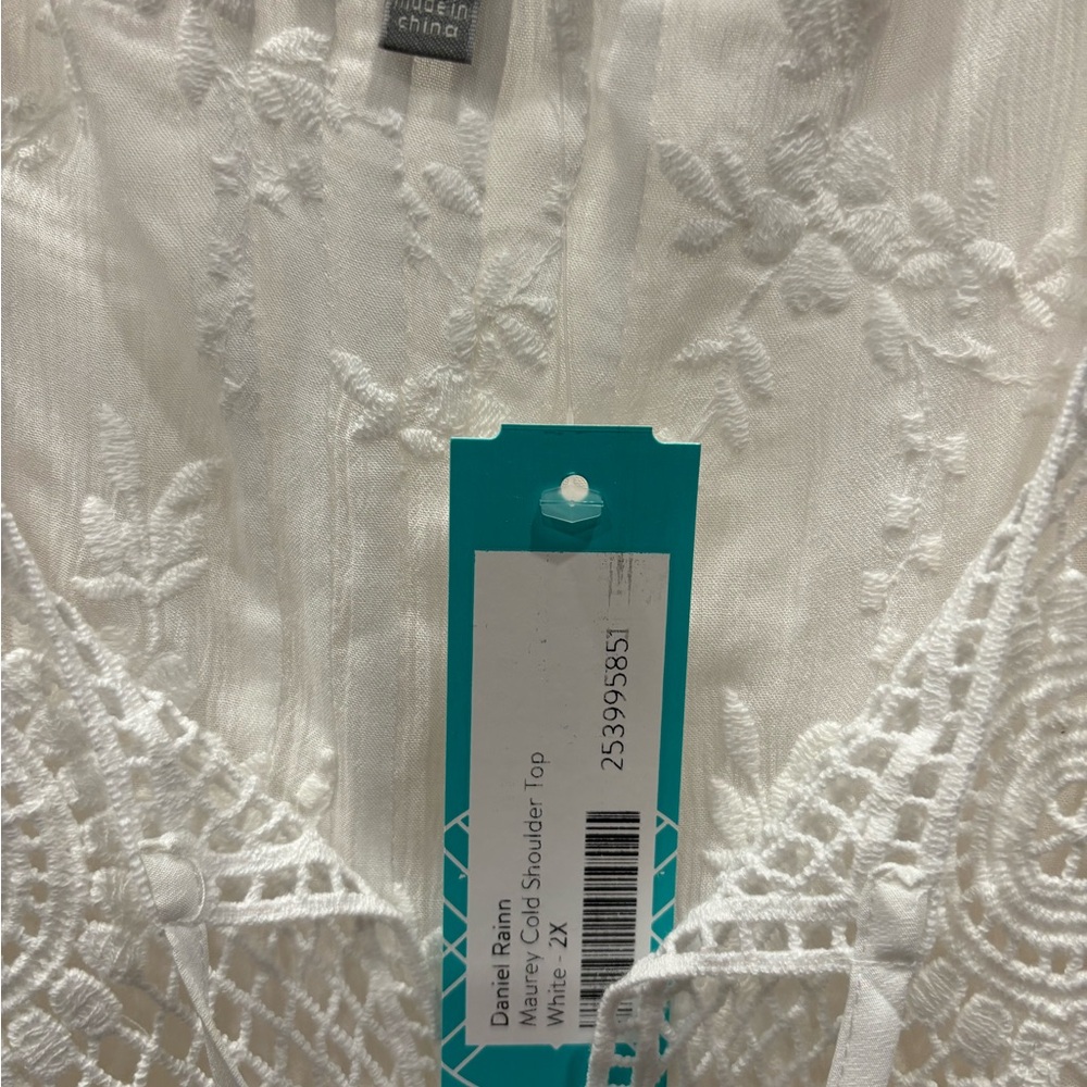 White Embroidered Boho blouse women’s 2XL Cold shoulder - Picture 4 of 4